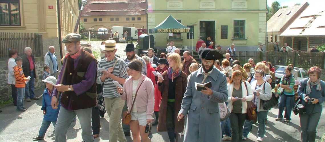 Zubrnice_poutní den.JPG