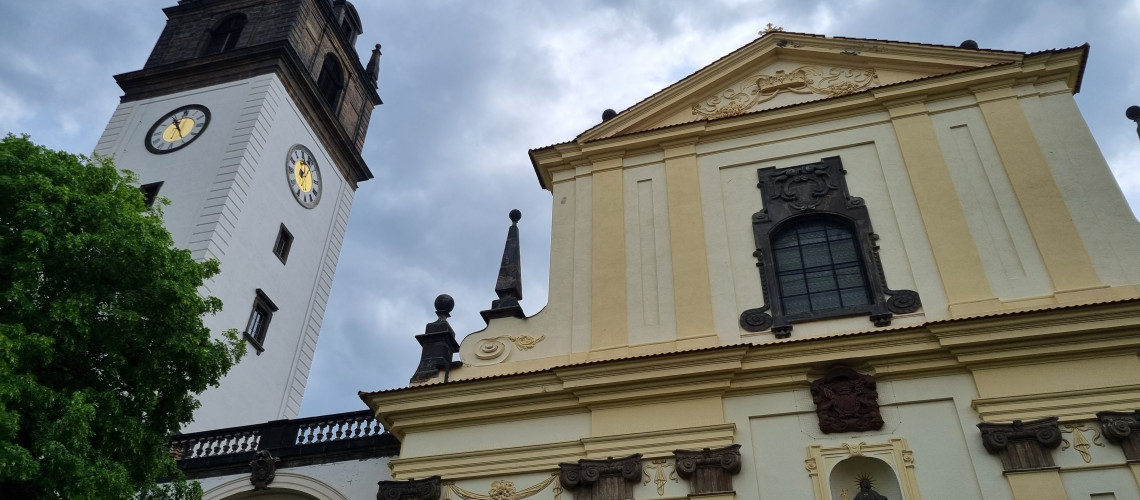 Katedrála s věží (2).jpg